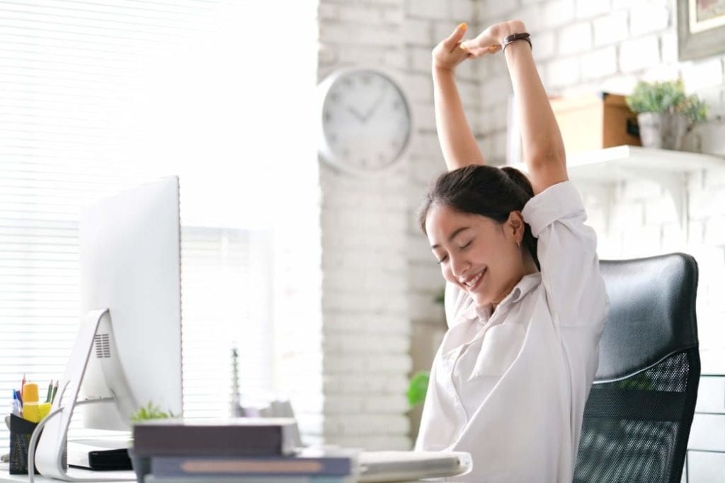 One-Minute Ways to Calm Down During the 5 Most Chaotic Moments of Your Day